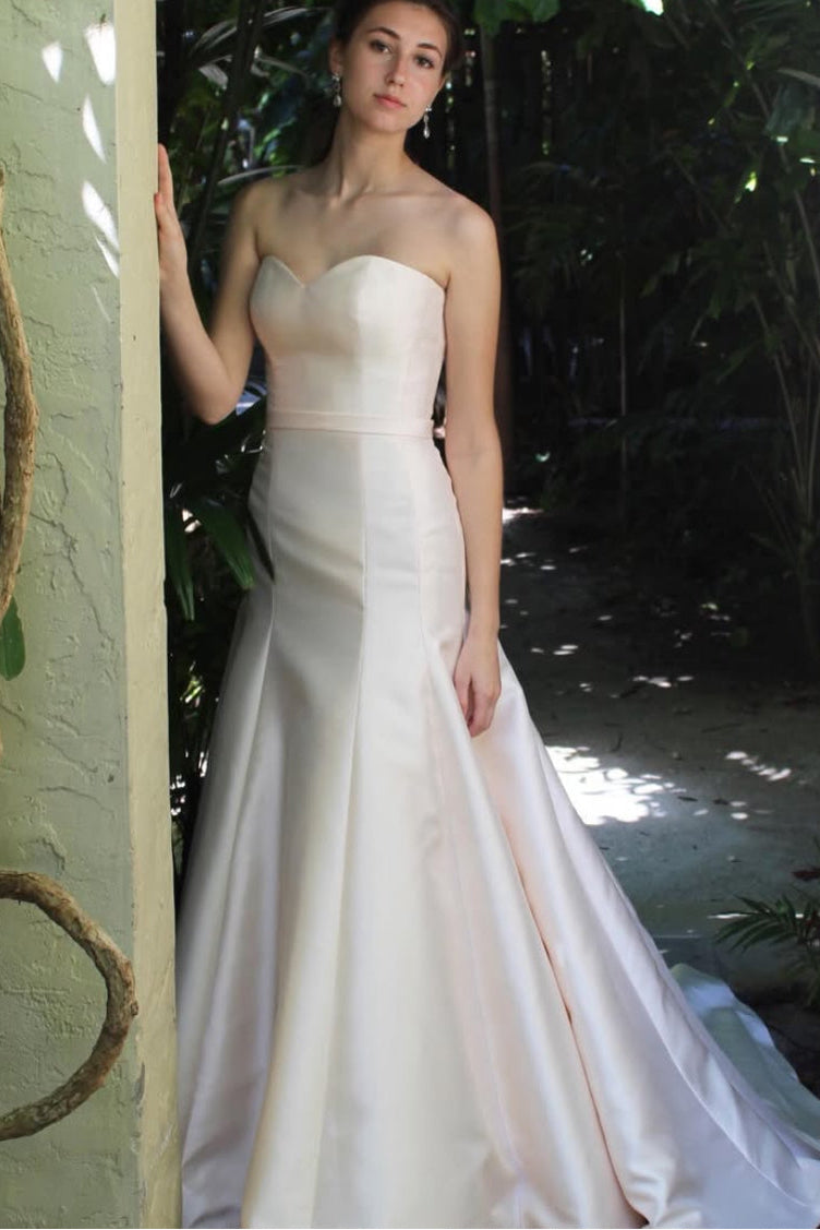 Augusta Jones Style Rebecca