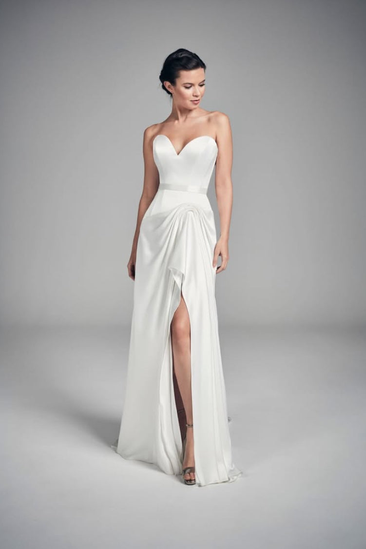 Suzanne Neville - Style Rhea