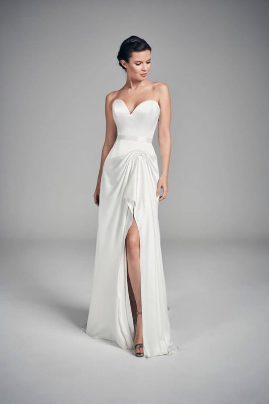 Suzanne Neville - Style Rhea